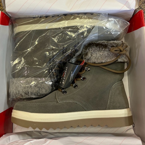 Cougar Shoes - Cougar Women's Gray and Tan Ankle Boots